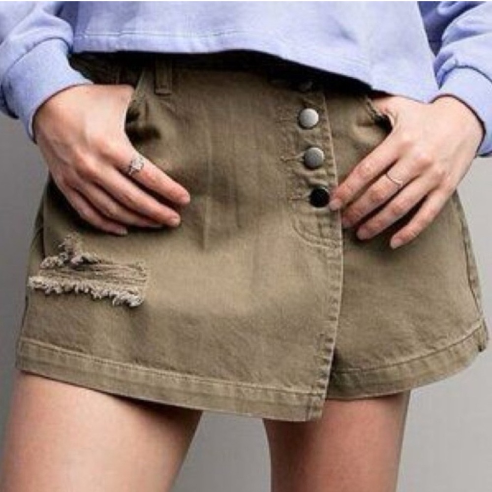 easel Olive Green Button-Front Distressed Skort